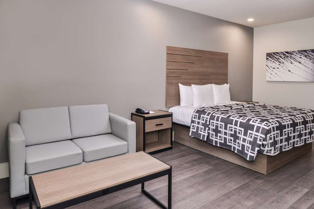 Palace Blue Tomball Parkway Hotel 2*